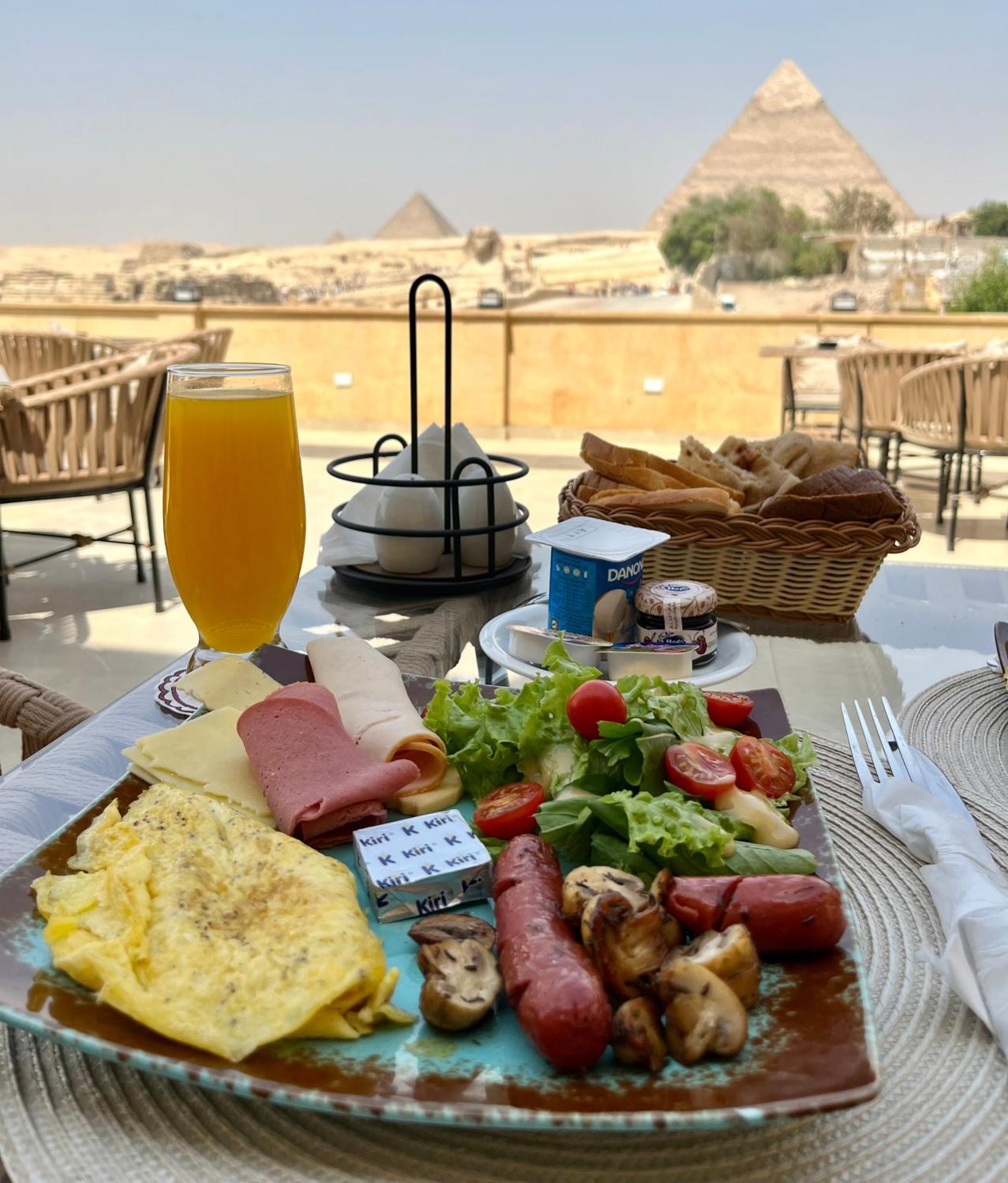 The Gate Hotel Front Pyramids & Sphinx View Kafret el-Gabal 외부 사진