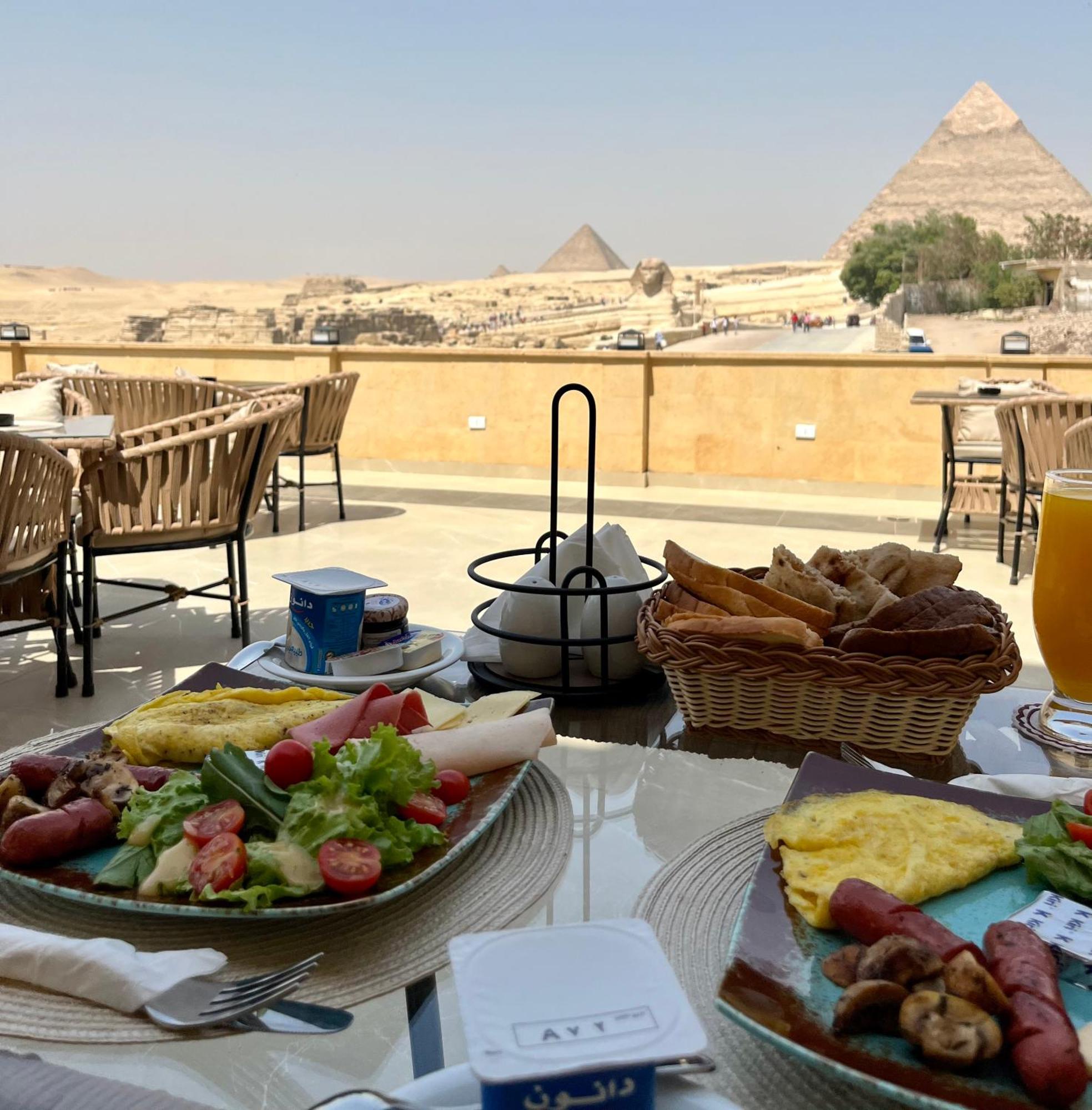The Gate Hotel Front Pyramids & Sphinx View Kafret el-Gabal 외부 사진