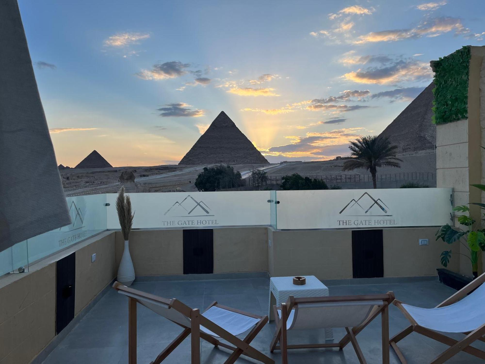 The Gate Hotel Front Pyramids & Sphinx View Kafret el-Gabal 외부 사진